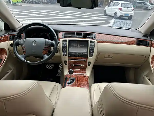Toyota Crown 2006