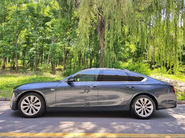 Cadillac CT6 2023