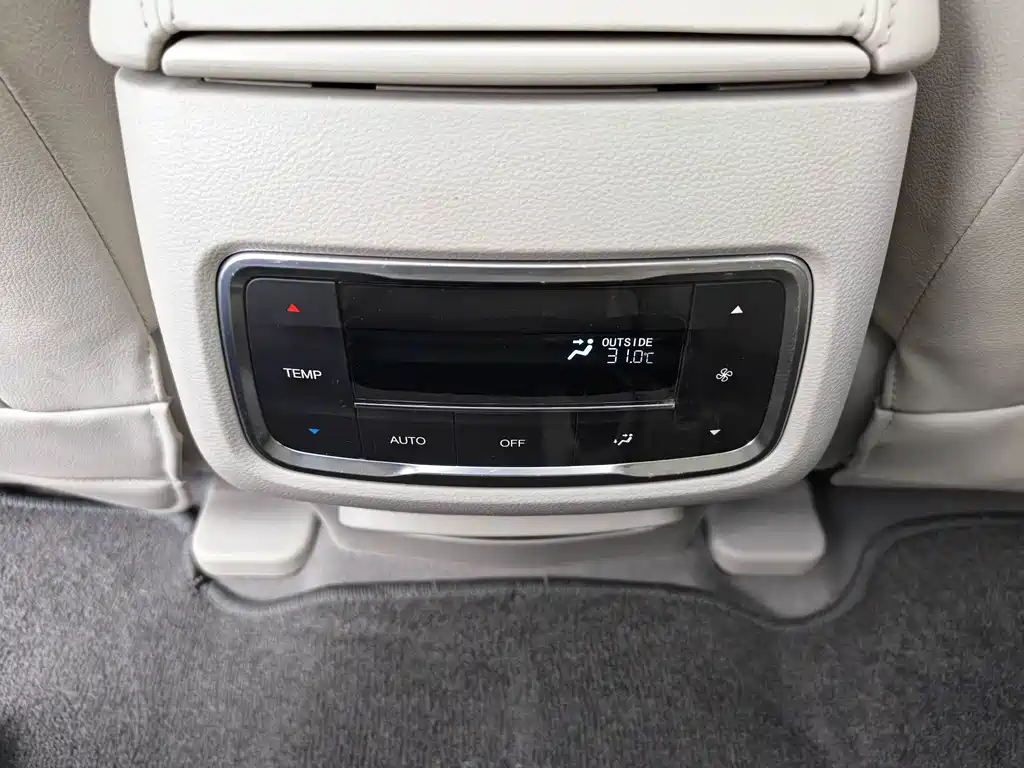 GAC Trumpchi GS8 2017 — фото 6