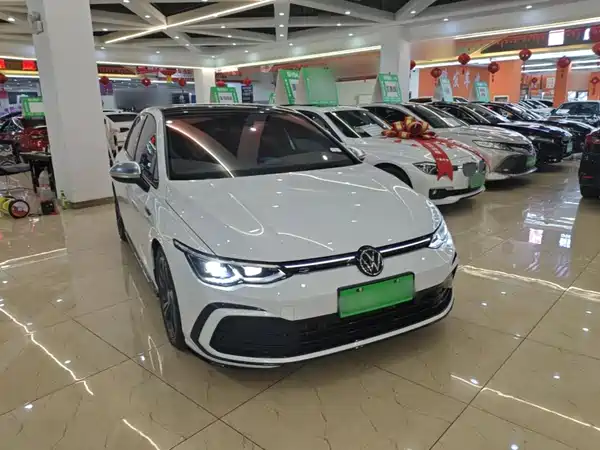 Volkswagen Golf 2024