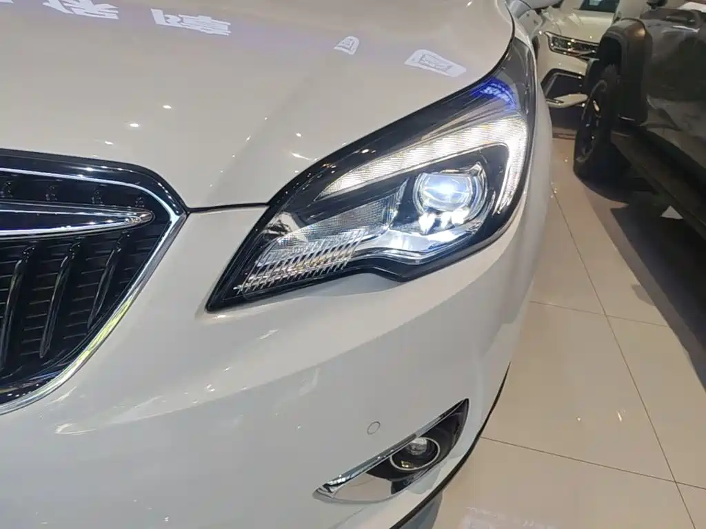 Buick Envision Plus 2018 — фото 24