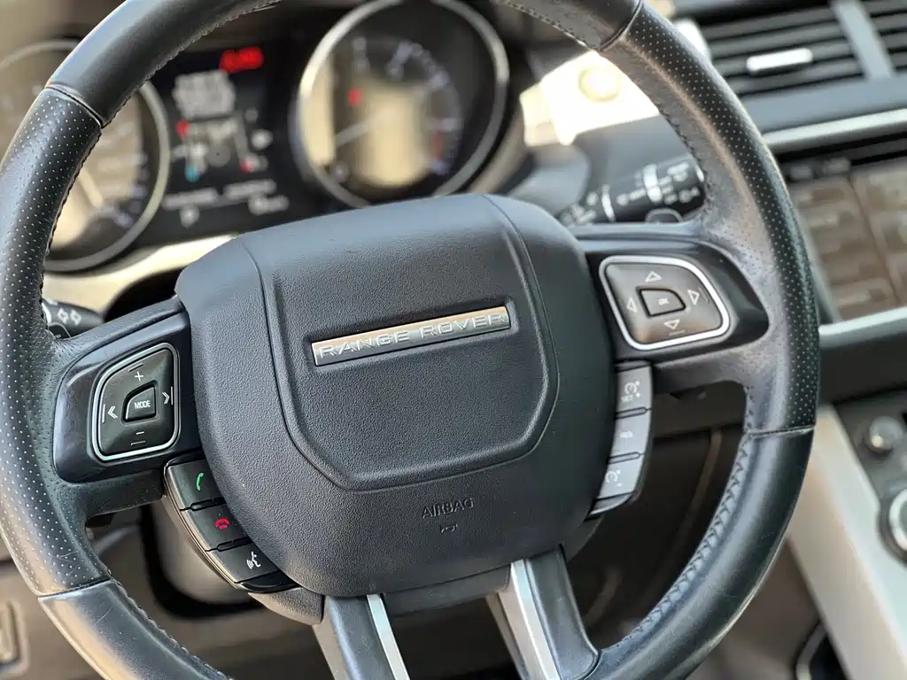 Land Rover Evoque 2016 — фото 18