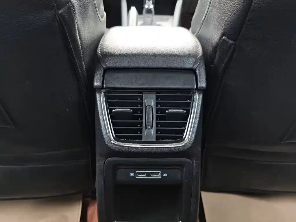 Skoda Octavia 2018 — фото 20
