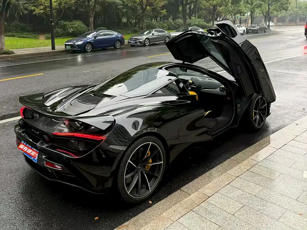 McLaren 720S 2019 — фото 2