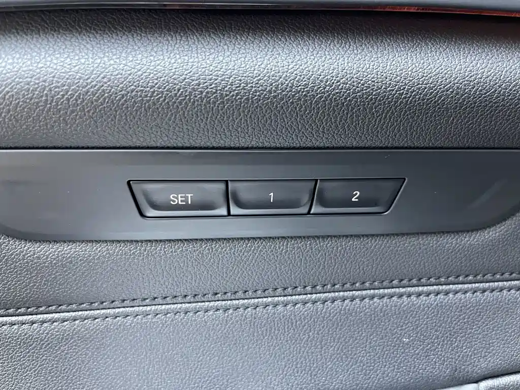 BMW 5 Series 2018 — фото 11