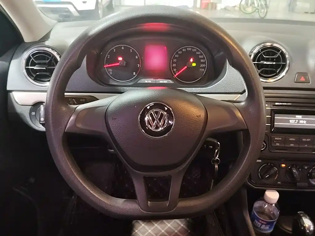 Volkswagen Jetta 2018 — фото 11