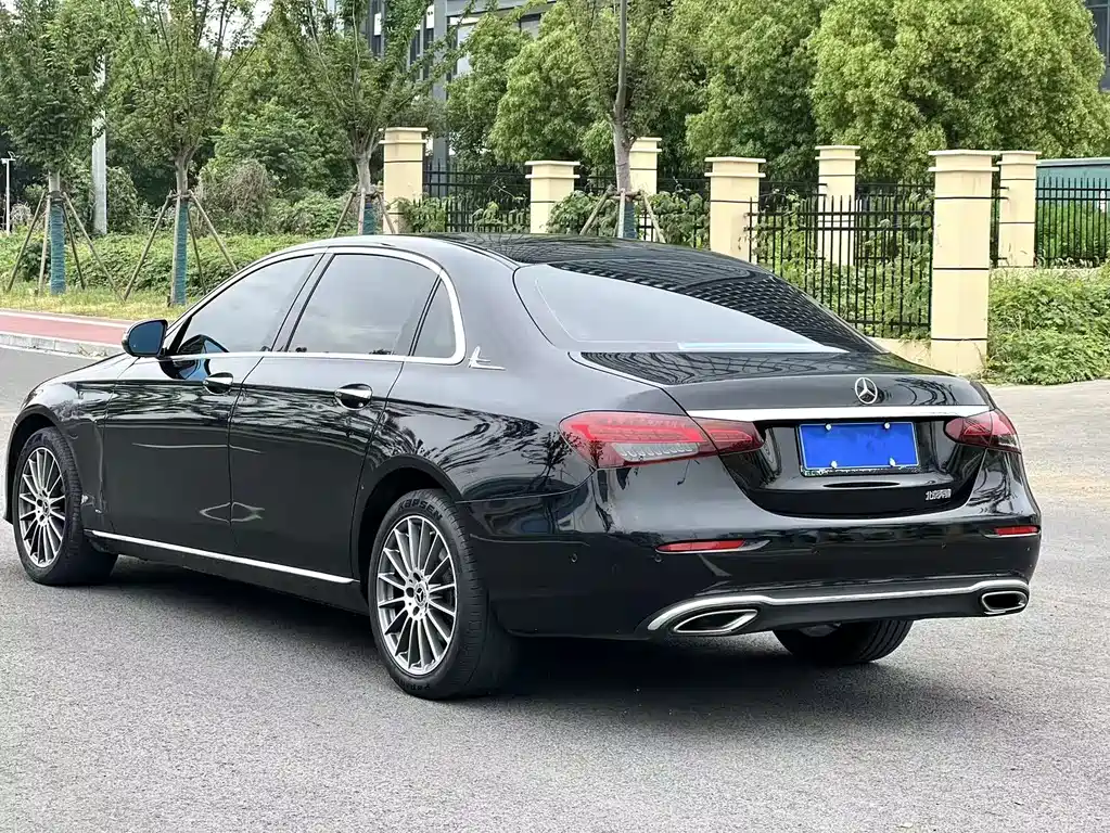 Mercedes-Benz E-Class 2023 — фото 4