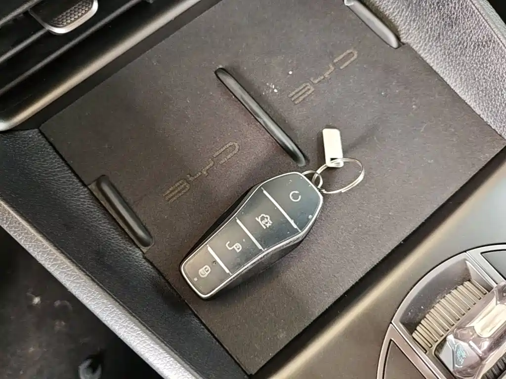 BYD Seal 05 DM-i 2025 — фото 9