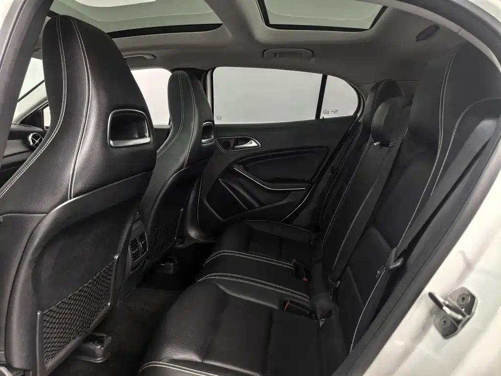 Mercedes-Benz GLA 2018 — фото 15