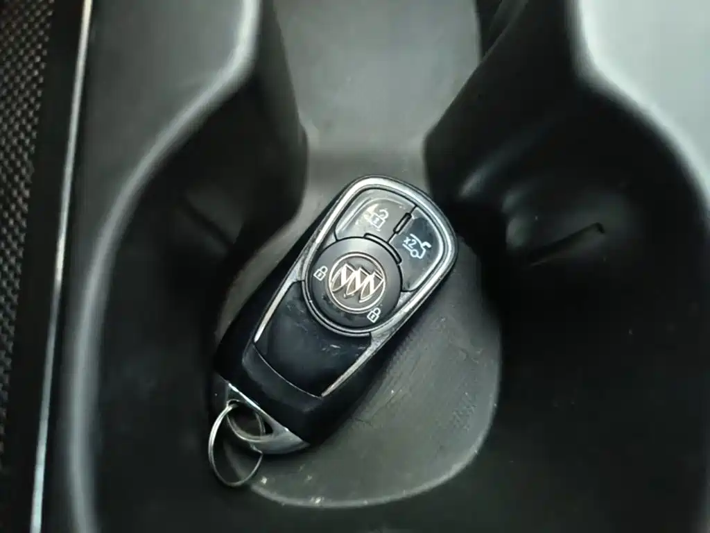 Buick Regal 2018 — фото 9
