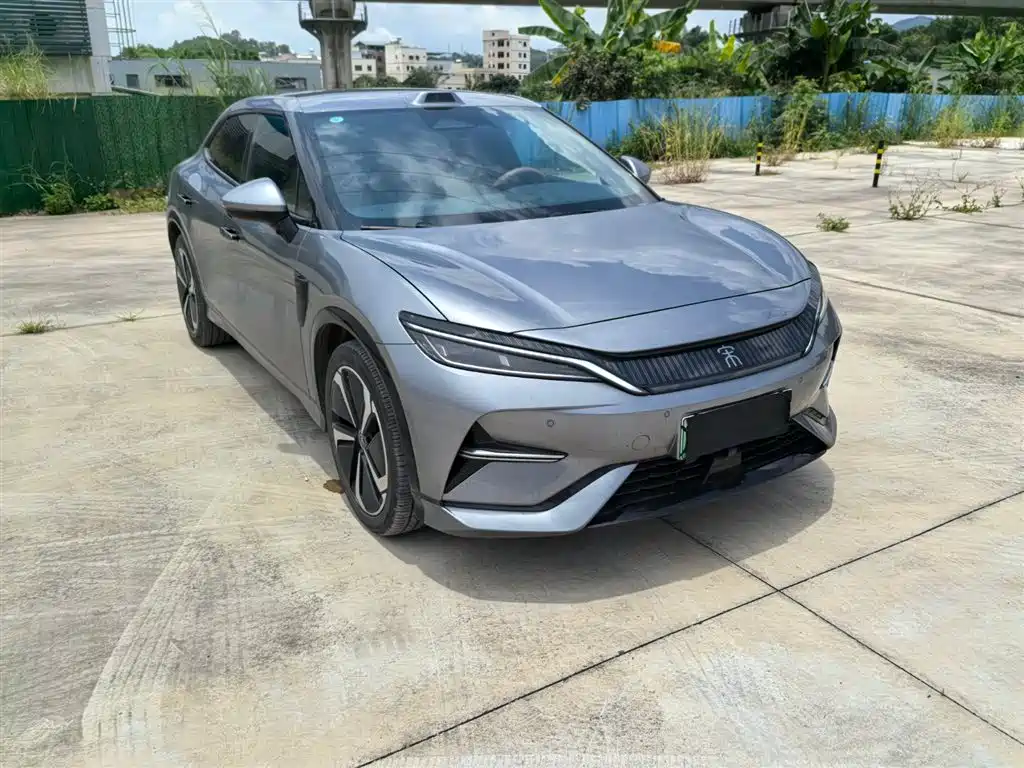 BYD L EV 2025