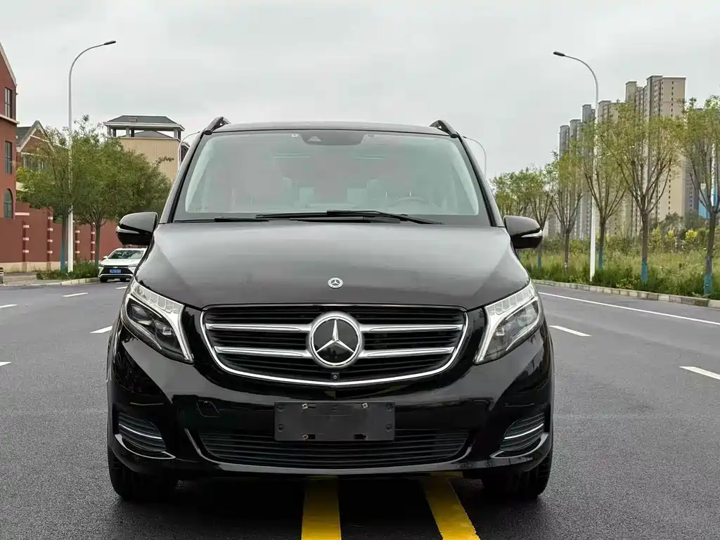 Mercedes-Benz V-Class 2018 — фото 2