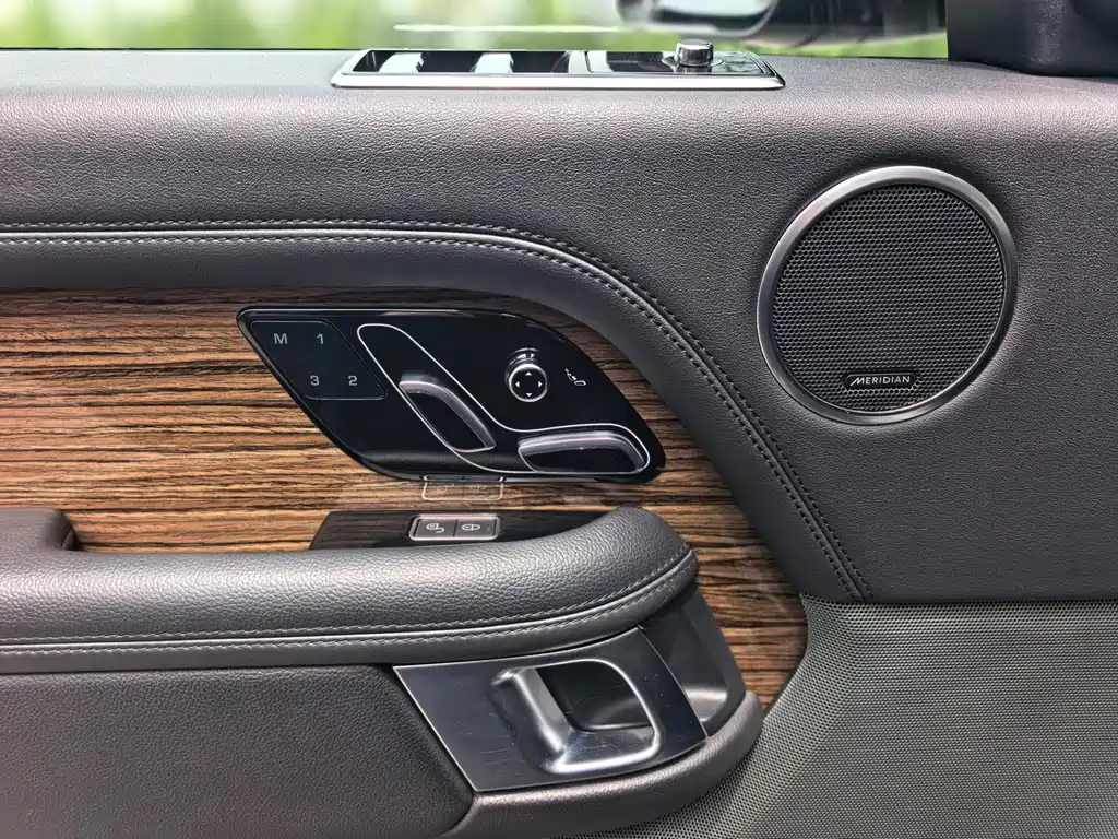 Land Rover Range Rover 2018 — фото 21
