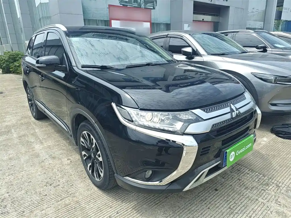 Mitsubishi Outlander 2020 — фото 4