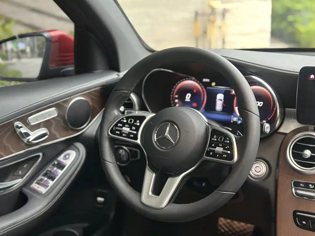 Mercedes-Benz GLC 2020 — фото 19