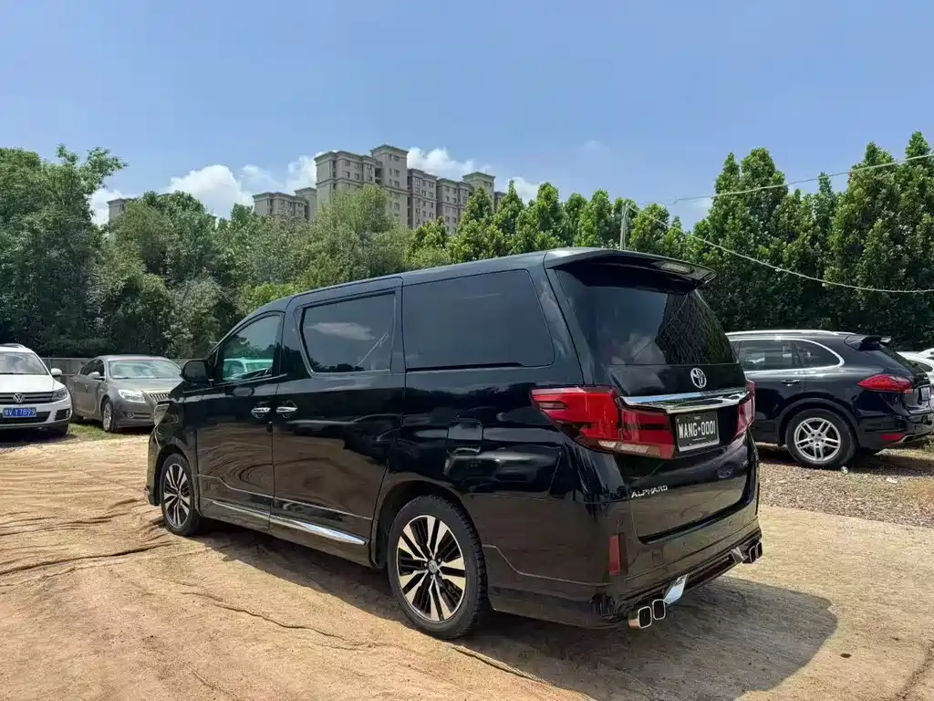 Toyota Alphard 2011 — фото 4