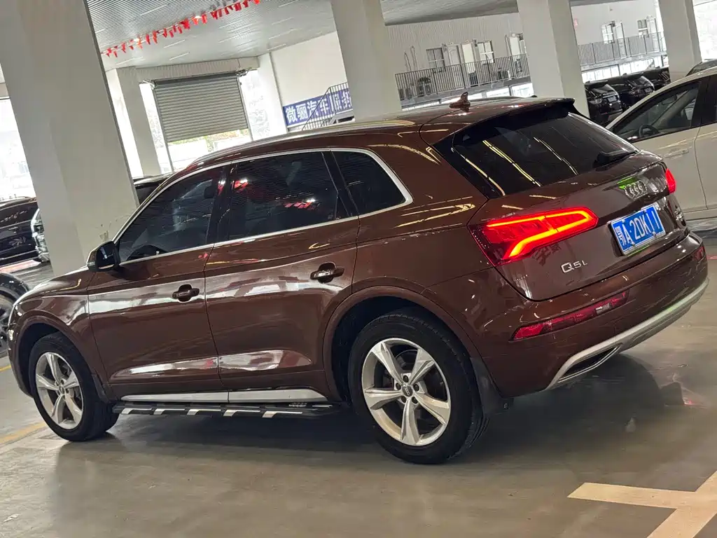 Audi Q5L 2019 — фото 6