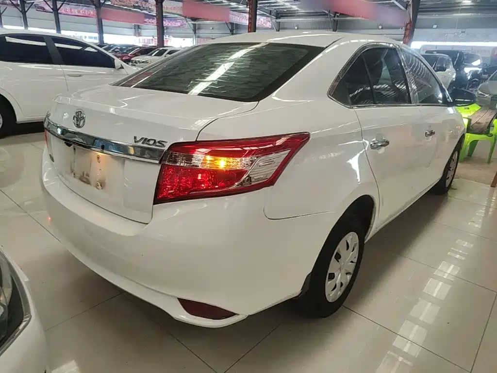 Toyota Vios 2015 — фото 7