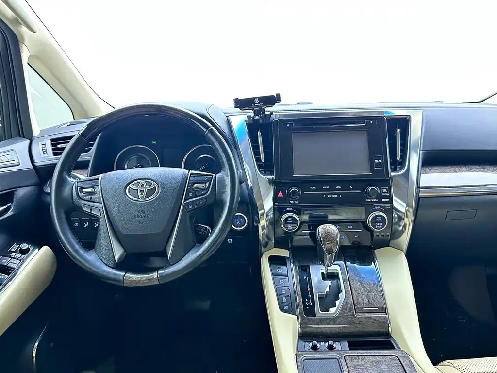 Toyota Vellfire 2020 — фото 9