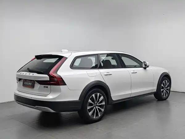 Volvo V90 2026