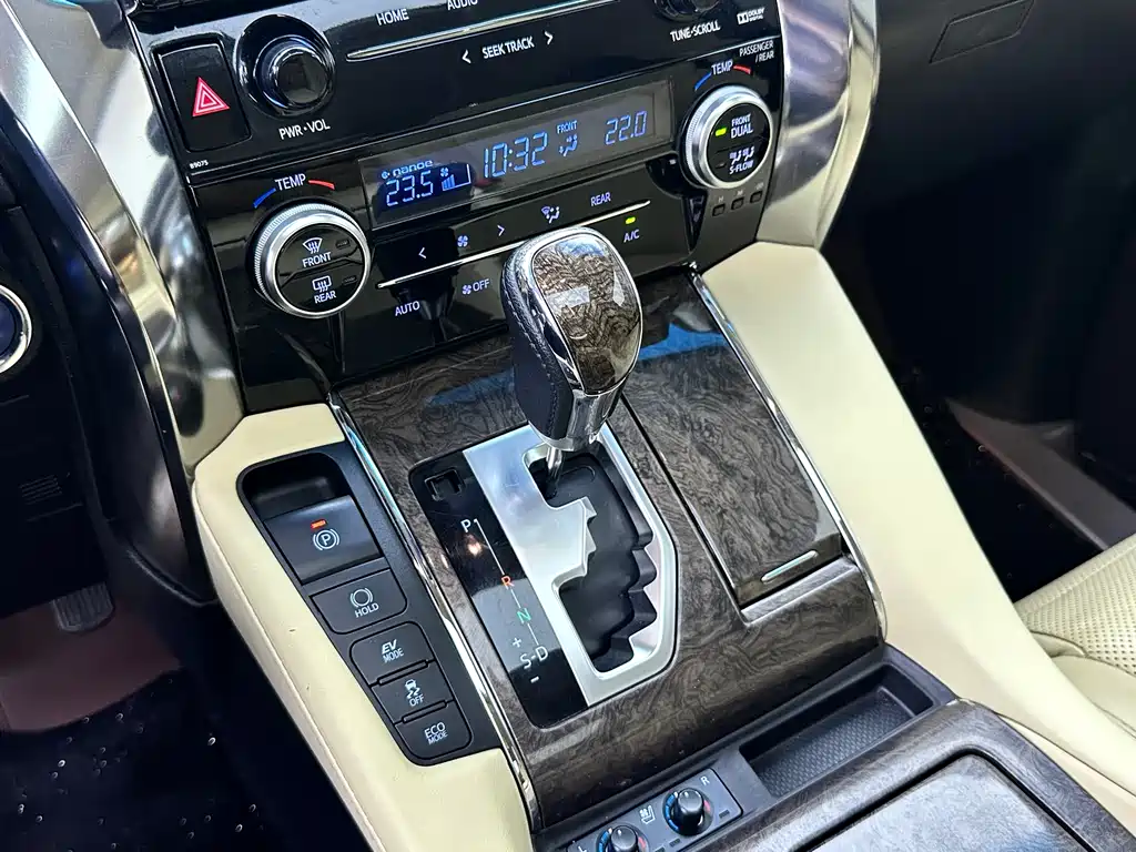 Toyota Vellfire 2020 — фото 7