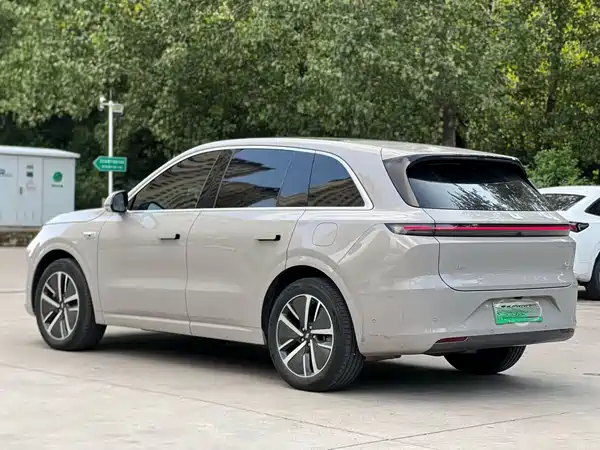 Li Auto L6 2024
