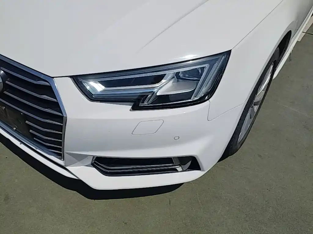 Audi A4L 2019 — фото 24