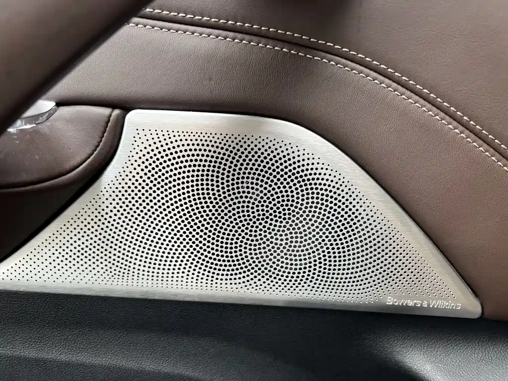 BMW 5 Series 2018 — фото 8