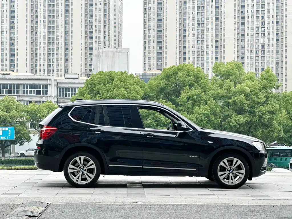 BMW X3 2012 — фото 8
