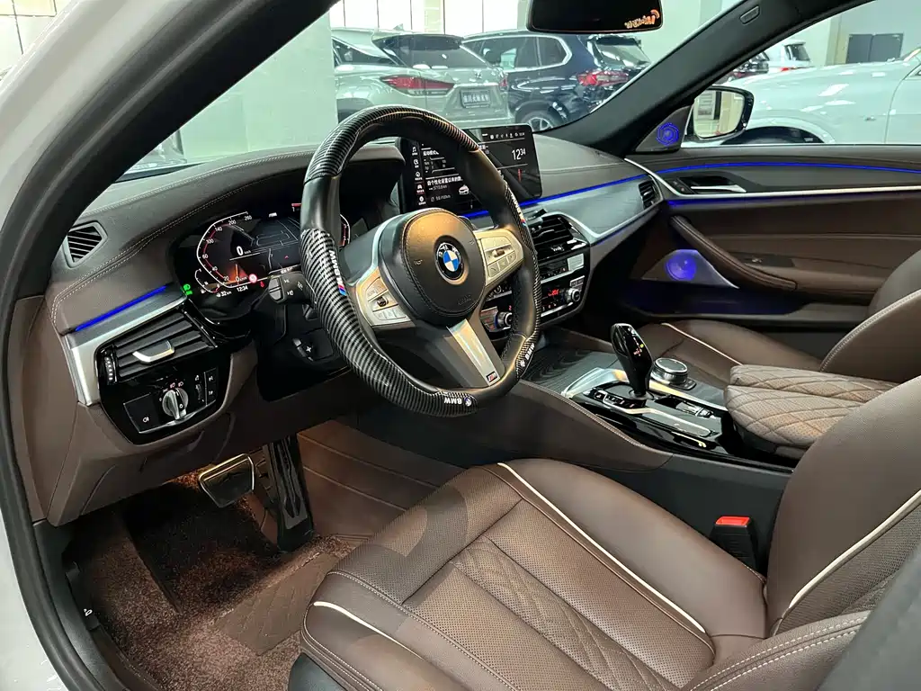 BMW 5 Series 2023 — фото 12