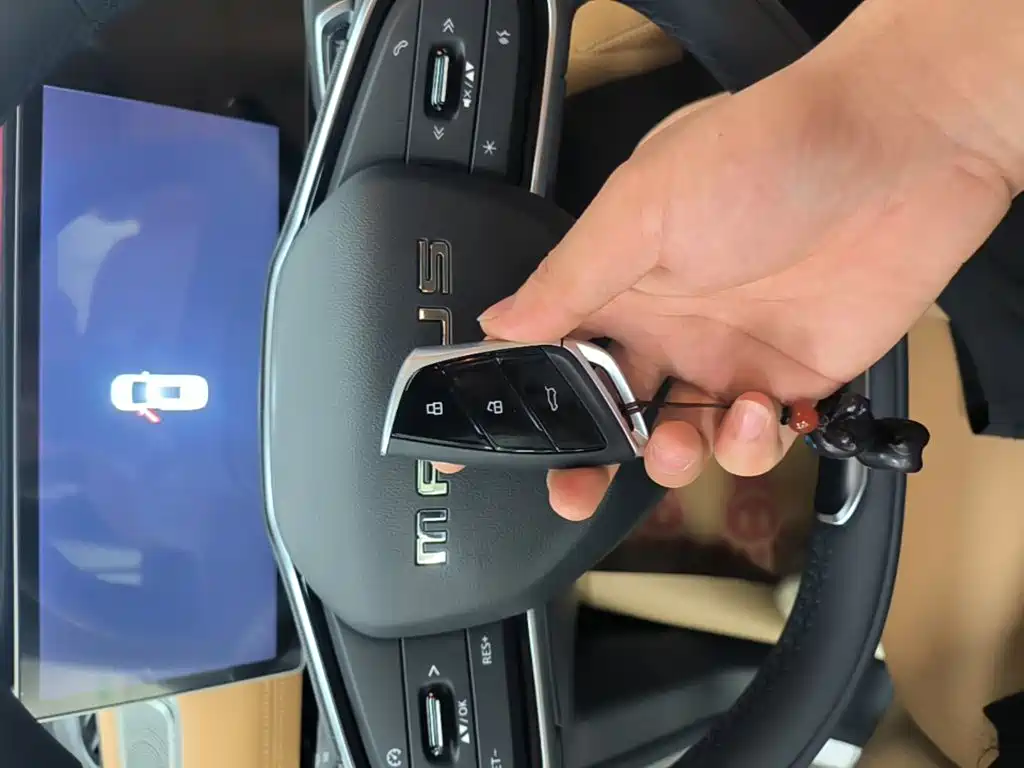Maxus G50 Plug-In Hybrid 2025 — фото 9
