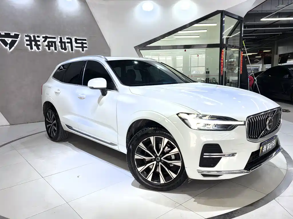 Volvo XC60 2023 — фото 3