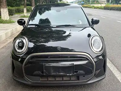 MINI MINI 2023