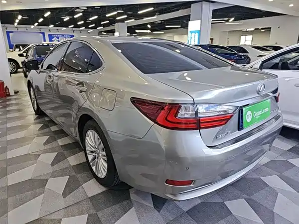 Lexus ES 2015