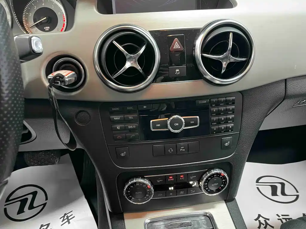 Mercedes-Benz GLK-Class 2013 — фото 9