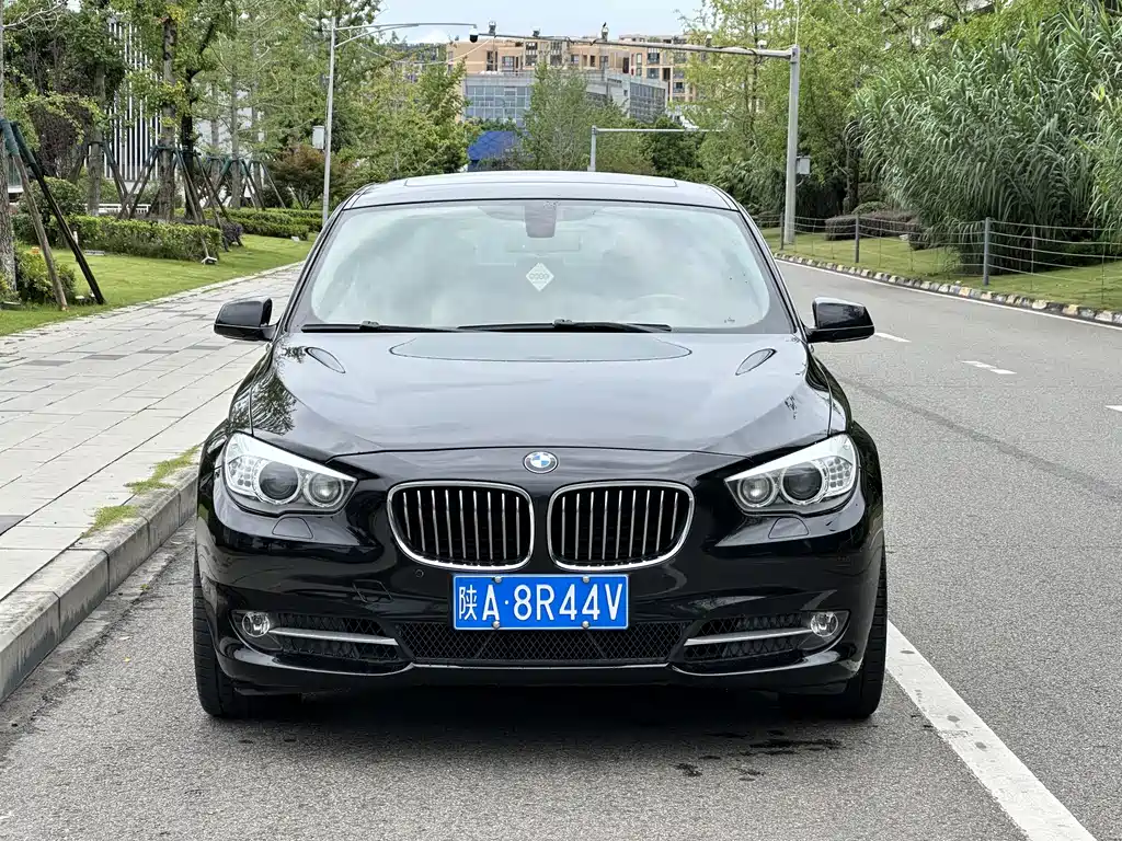 BMW 5 Series GT 2013 — фото 8