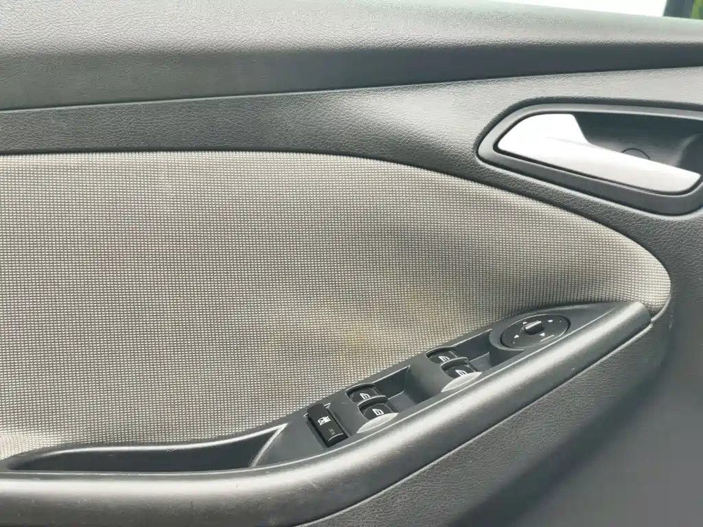 Ford Focus 2013 — фото 12