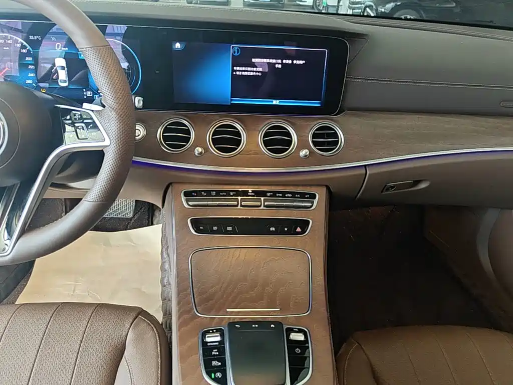 Mercedes-Benz E-Class 2023 — фото 13