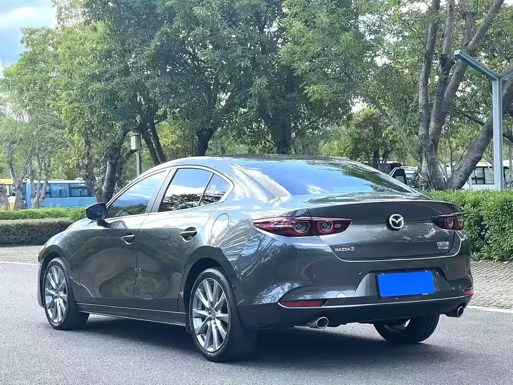 Mazda 3 Axela 2022