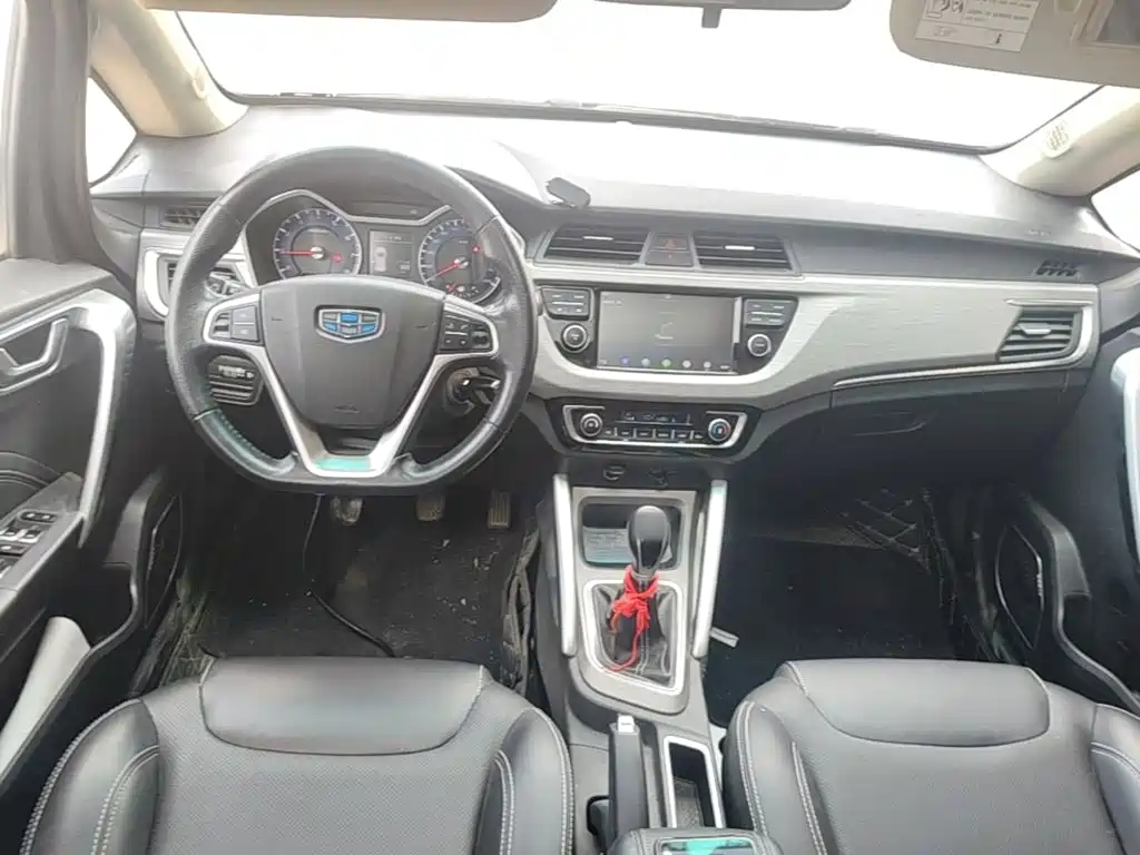 Geely Vision X3 2019 — фото 10