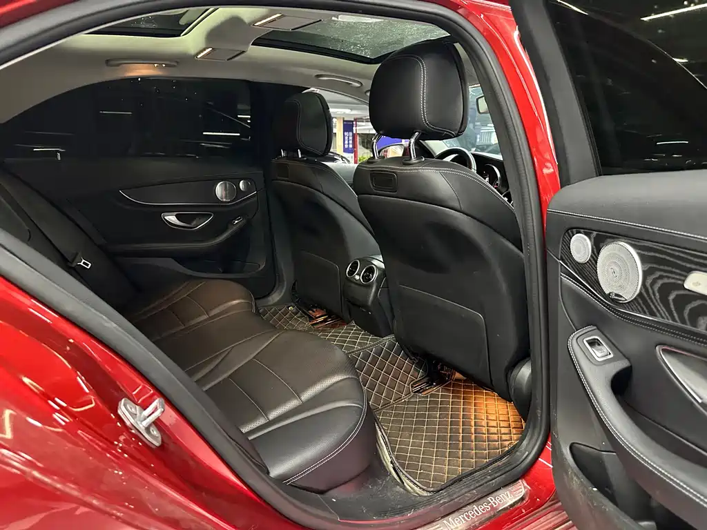 Mercedes-Benz C-Class 2018 — фото 17