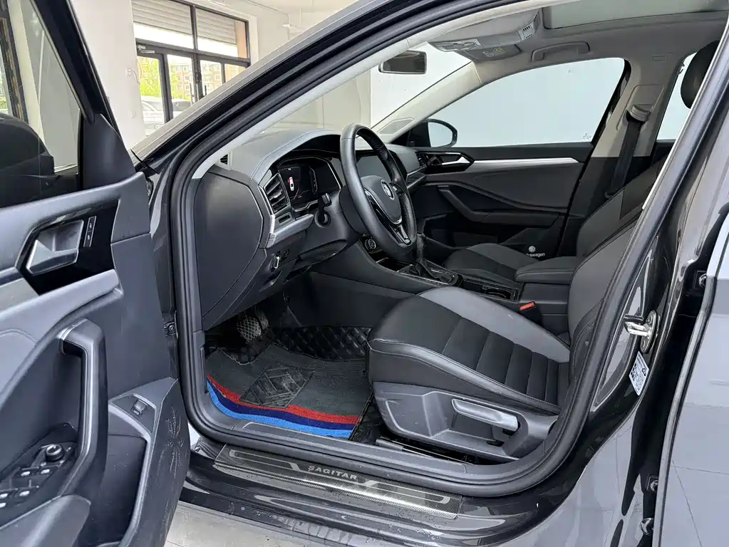 Volkswagen Sagitar 2022