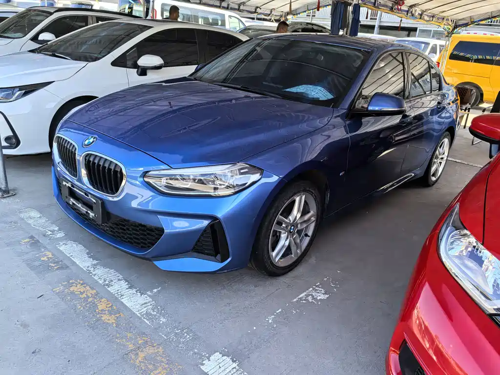 BMW 1 Series 2019 — фото 1