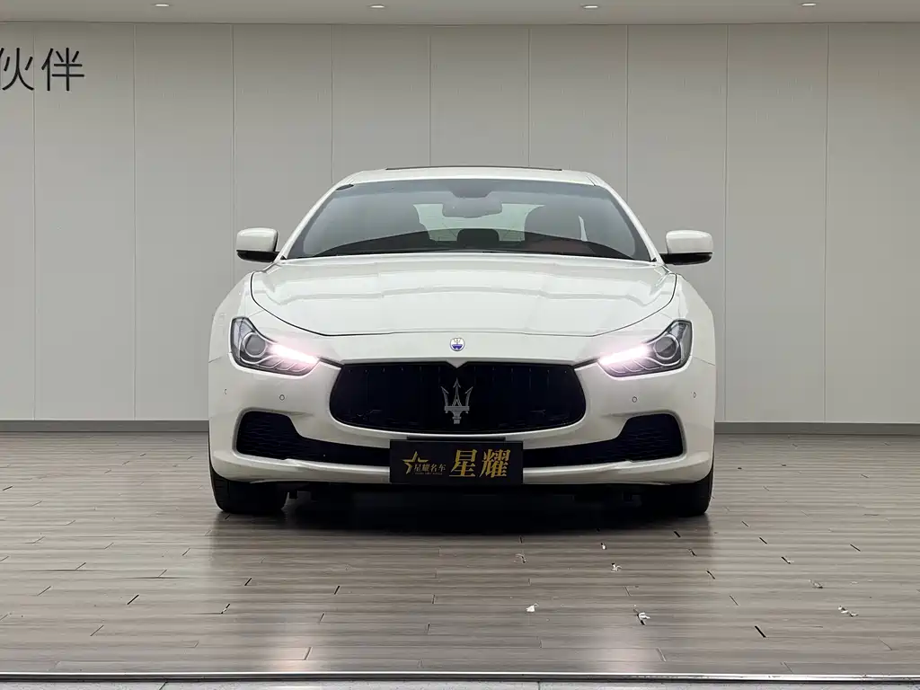 Maserati Ghibli 2016 — фото 6