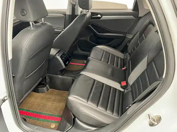 Volkswagen Sagitar 2019