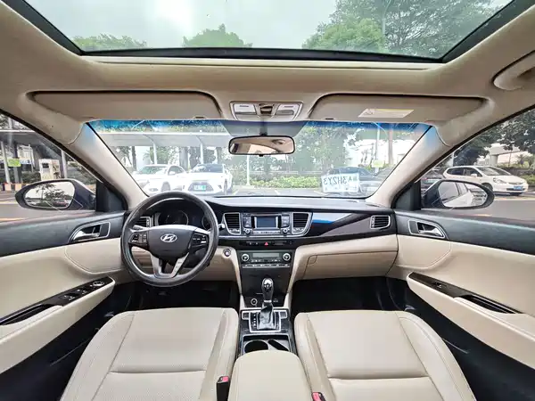 Hyundai Mistra 2015