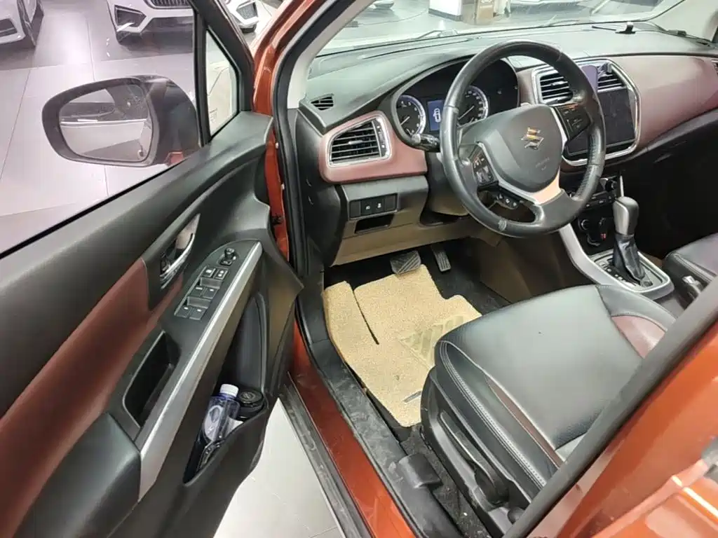 Suzuki Vitara 2018 — фото 16