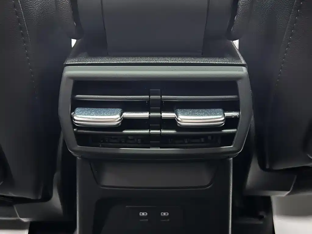 Audi A3 2023 — фото 24