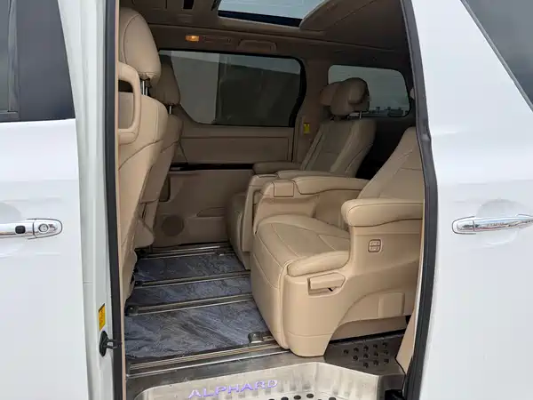 Toyota Alphard 2014
