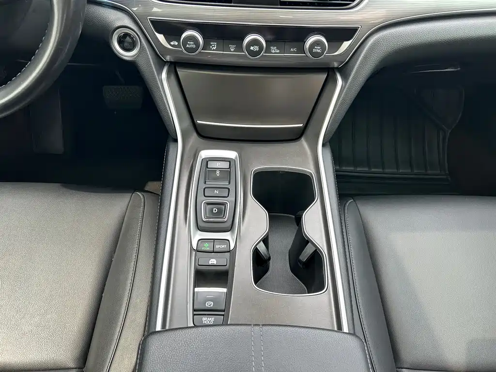 Honda Accord 2022 — фото 15